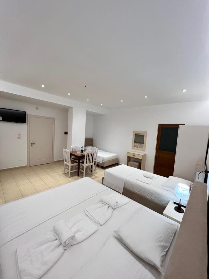 Hotel Moscopole คซามิล ภายนอก รูปภาพ