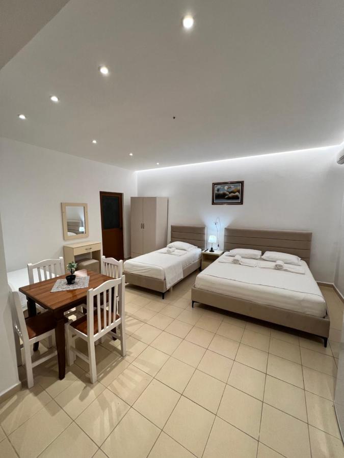 Hotel Moscopole คซามิล ภายนอก รูปภาพ