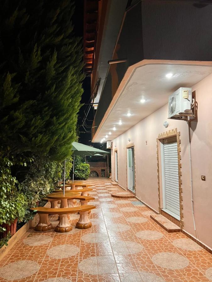 Hotel Moscopole คซามิล ภายนอก รูปภาพ