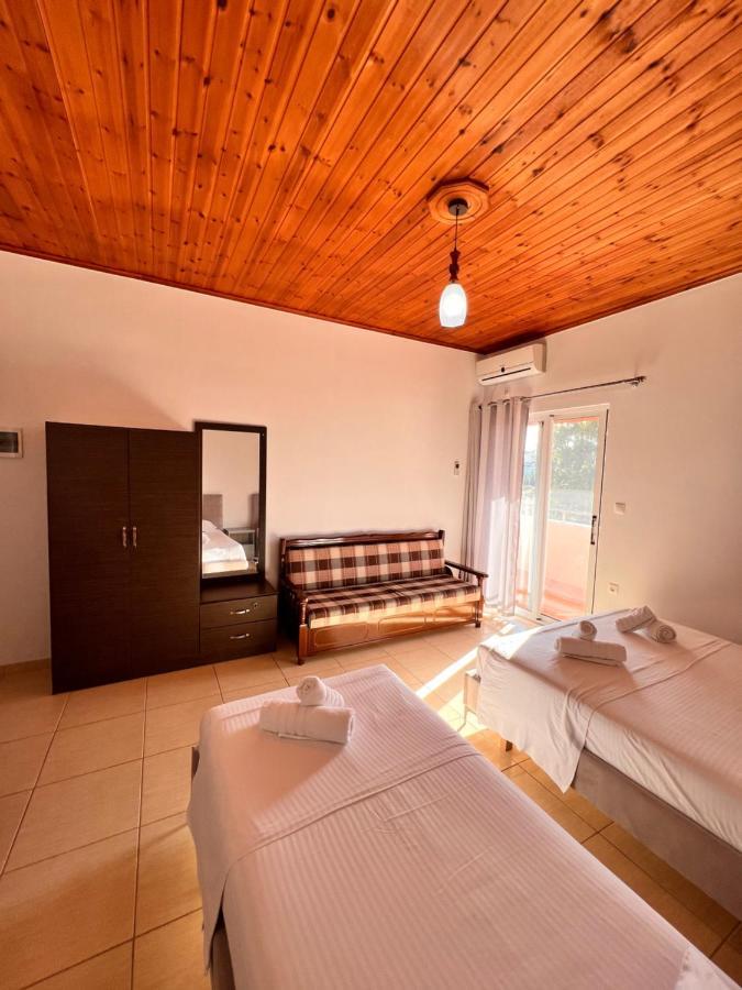 Hotel Moscopole คซามิล ภายนอก รูปภาพ