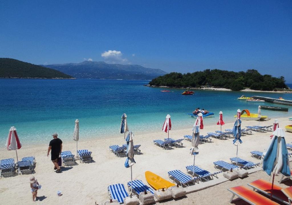 Hotel Moscopole คซามิล ภายนอก รูปภาพ